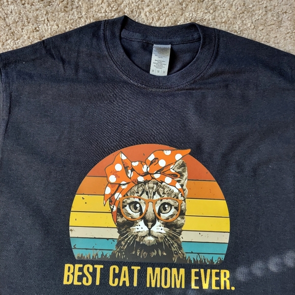 Best Cat Mom Ever T Shirt - Picture 2 of 3